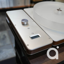 Load image into Gallery viewer, Clearaudio Ambient w/ Satisfy Ebony Arm (No Cartridge)