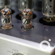 Load image into Gallery viewer, Odeon Orfeo + PrimaLuna EVO 100 Integrated Amplifier SET