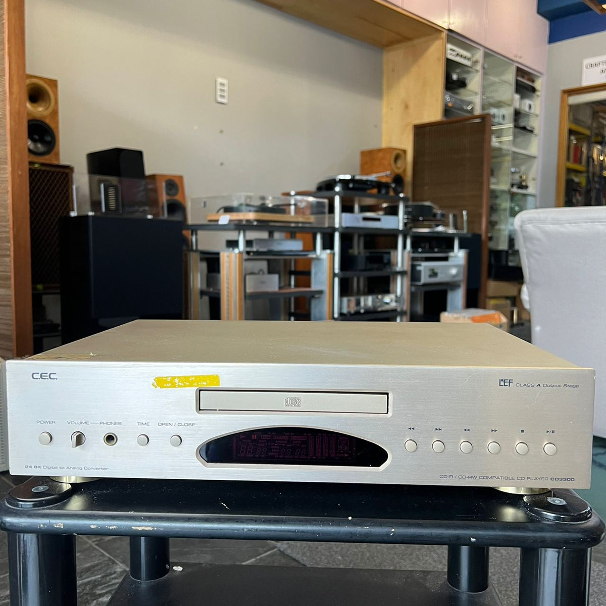 CEC CD-R CD-RW COMPATIBLE CD PLAYER CD3300 24 Bit Digitally to Analog Converter ＊動作確認済み　J-834 CD CD-RW CEC C.E.C. 0 H72001