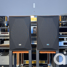 Load image into Gallery viewer, MoFi SourcePoint 8 Bookshelf Speakers
