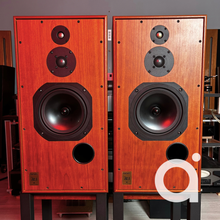 Load image into Gallery viewer, Harbeth Super HL5 3-Way Standmount Loudspeaker - Stands Separate
