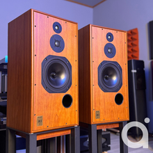 Load image into Gallery viewer, Harbeth Super HL5 3-Way Standmount Loudspeaker - Stands Separate

