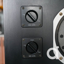 Load image into Gallery viewer, Yamaha NS-1000 Monitor (with stand)
