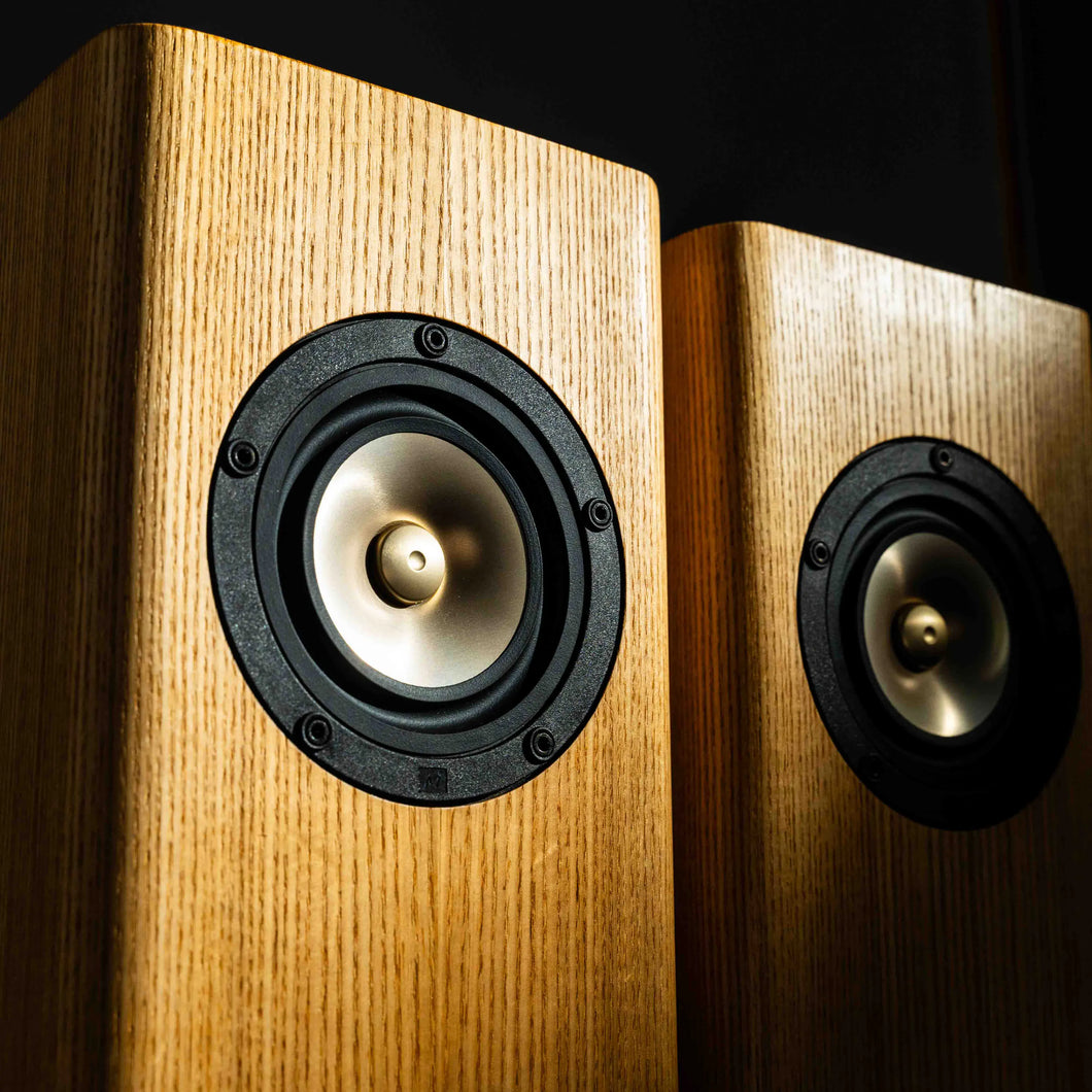 AIME 7 Bookshelf Speakers