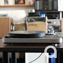 Load image into Gallery viewer, Clearaudio Concept w/ Benz Micro ACE L Cartridge
