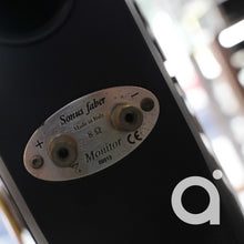 Load image into Gallery viewer, Sonus Faber Liuto Monitor TAS 214 /w Original Sonus Faber Stands
