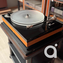 Load image into Gallery viewer, Bauer dPS turntable + Clearaudio Stradivari v2 cartridge
