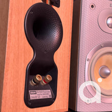 Load image into Gallery viewer, B&amp;W DM600 S3 Bookshelf Speakers
