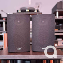 Load image into Gallery viewer, B&amp;W DM600 S3 Bookshelf Speakers
