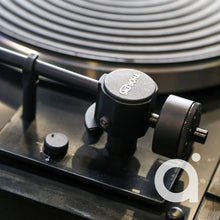 Load image into Gallery viewer, Thorens TD-145
