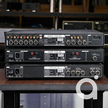 Load image into Gallery viewer, Naim Audio NAC 152 XS + NAP 155 XS + Flatcap XS + Speaker Cables w/ QED Head
