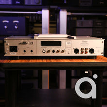 Load image into Gallery viewer, Burmester 061 CD Player
