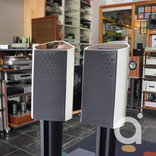 Load image into Gallery viewer, Sonus Faber Venere 1.5 with Stands
