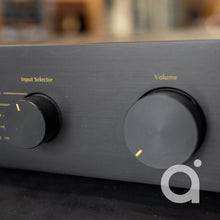 Load image into Gallery viewer, Holfi Integra Non Feedback Amplifier (Black Faceplate)
